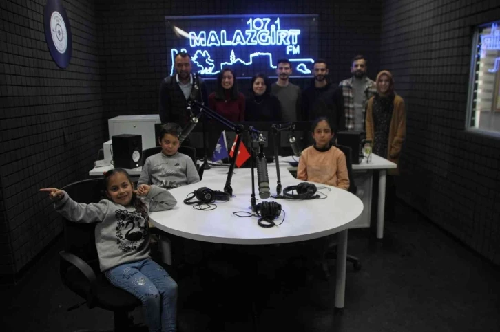 Çocuklar Malazgirt FM’de ‘Söz bende’ dedi
