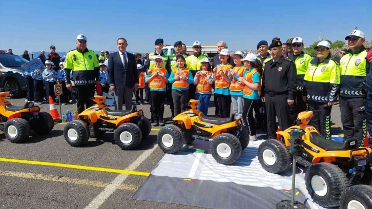 Çocuklara trafik kuralları eğitimi
