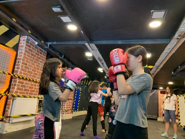 Çocukların yeni sosyalliği kick boks salonları oldu
