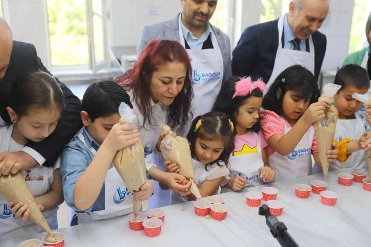 Çölyak hastaları için glütensiz kek yaptılar
