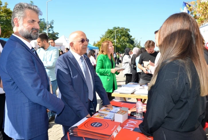 ÇOMÜ’de Güz Şenlikleri gerçekleştirildi
