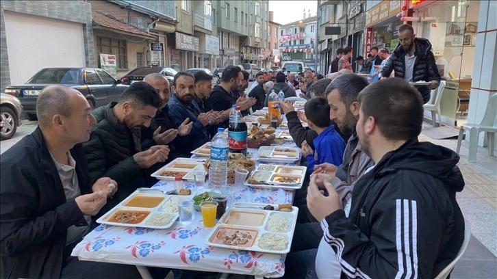 Çorum Alaybey Caddesinde Esnafın Geleneksel İftar Programı