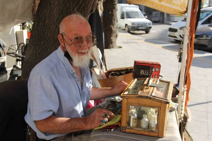 Çorum’da 40 yıldır aynı yerde tezgah açıyor
