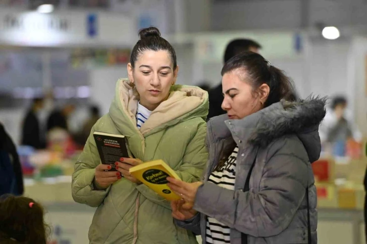 Çorum’da açılan kitap fuarına yoğun ilgi
