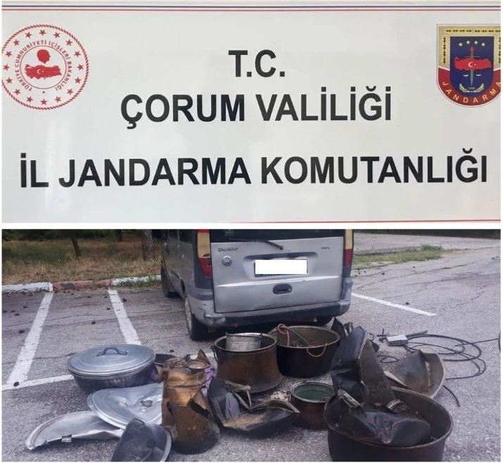 Çorum’da türbe hırsızları tutuklandı
