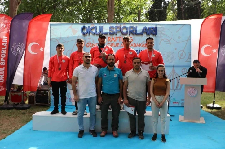 Çukurca Rafting Takımından büyük başarı
