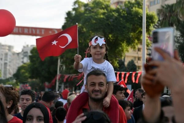 Çukurova'da Cumhuriyet Bayramı coşkusu