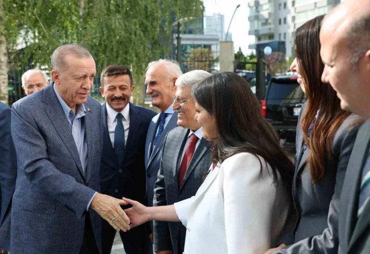 Cumhurbaşkanı Erdoğan, AK Parti Genel Merkezi’ne geldi
