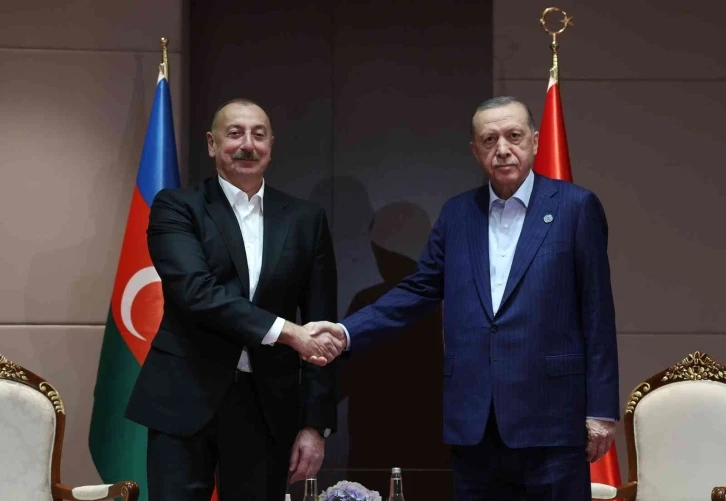 Cumhurbaşkanı Erdoğan, Azerbaycan Cumhurbaşkanı Aliyev ile bir araya geldi
