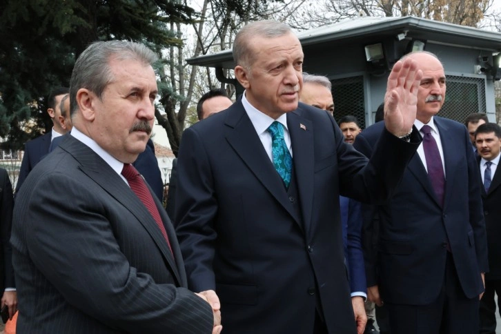 Cumhurbaşkanı Erdoğan, BBP Genel Başkanı Destici'yi ziyaret etti