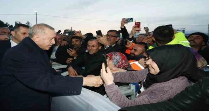 Cumhurbaşkanı Erdoğan, Doğanşehir'de konteyner kenti ziyaret etti