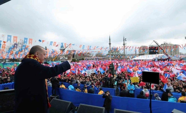 Cumhurbaşkanı Erdoğan: &quot;Kamu bankalarımız emeklilerin komisyon ödemesini 8 bin TL ile 12 bin TL olarak belirledi&quot;
