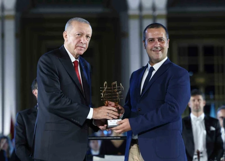 Cumhurbaşkanı Erdoğan: "Yıllarca kendi zaaflarını devletin siyaseti gibi sunanların devri kapanmıştır”
