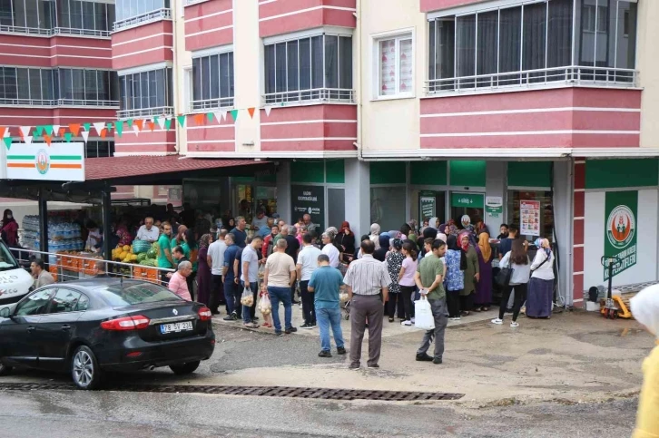 Cumhurbaşkanı’nın açıklaması sonrası vatandaşlar soluğu tarım marketlerinde aldı
