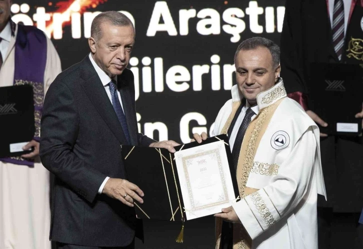 Cumhurbaşkanı Recep Tayyip Erdoğan’dan ERÜ’ye ödül
