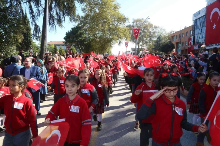 Cumhuriyet coşkusu Gölcük’ü sardı
