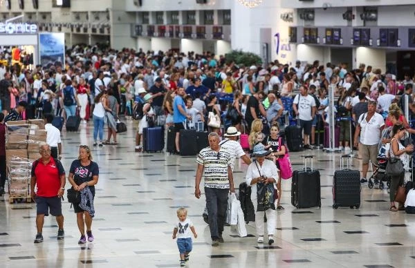 Cumhuriyet'in 100'üncü yıl dönümünde Antalya'dan 15 milyon turist rekoru