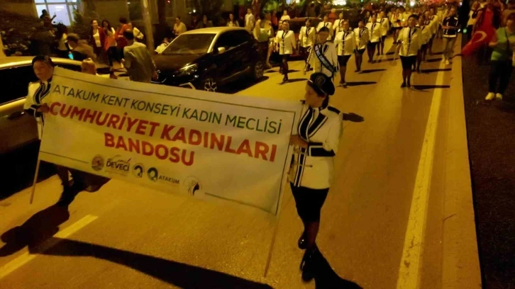 Cumhuriyet Kadınları Bandosu’ndan 100. yıla özel yürüyüş
