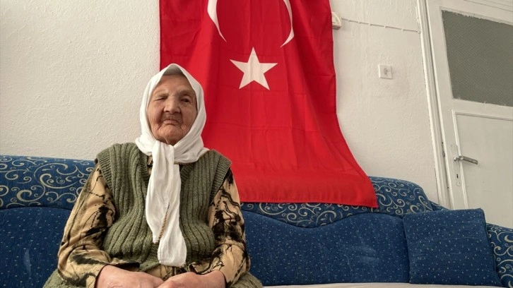 Cumhuriyet'le yaşıt Fahriye nineden gençlere mesaj: Türkiye'nin kıymetini bilin