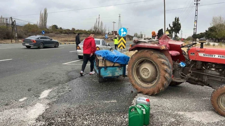 D100’de otomobil ile traktör çarpıştı: 1 yaralı
