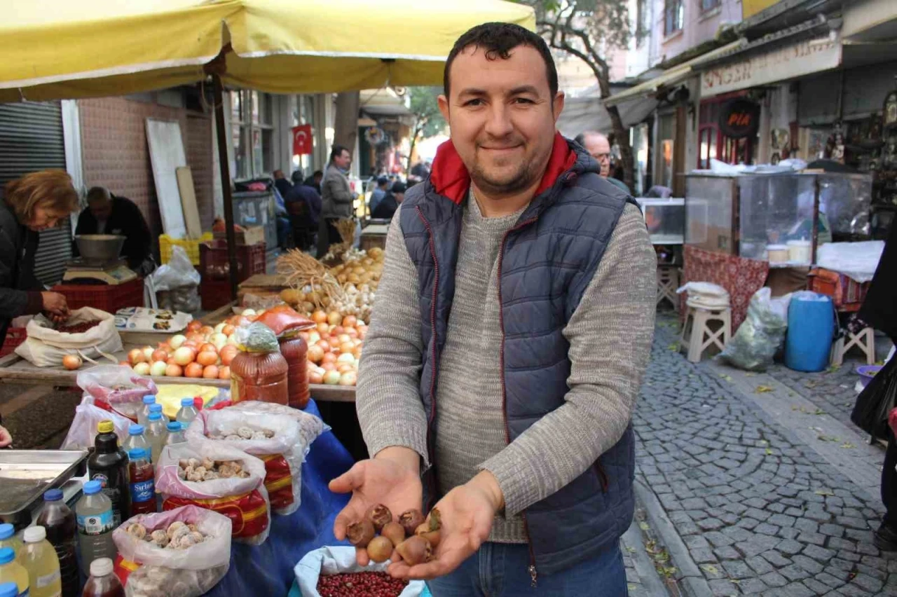 Dağlarda kendiliğinden yetişen beşbıyık tezgahlarda yerini aldı
