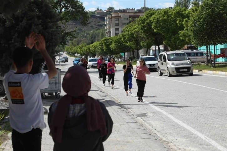 Darende’de öğrenciler madalya için  ter döktü
