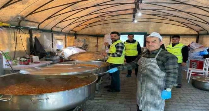 Dargeçit’ten her gün 5 bin depremzedeye sıcak yemek