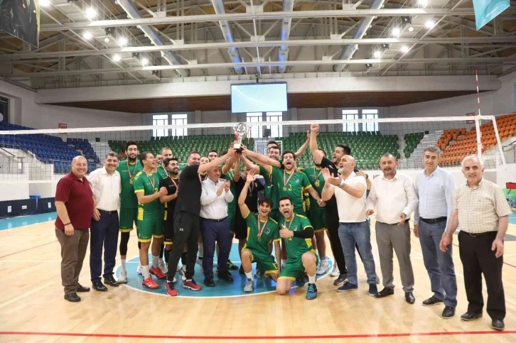 Darıca Voleybol Cup Turnuvasında madalyalar takdim edildi
