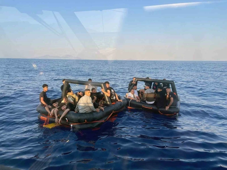 Datça açıklarında Yunanistan’ın geri ittiği 28 düzensiz göçmen kurtarıldı
