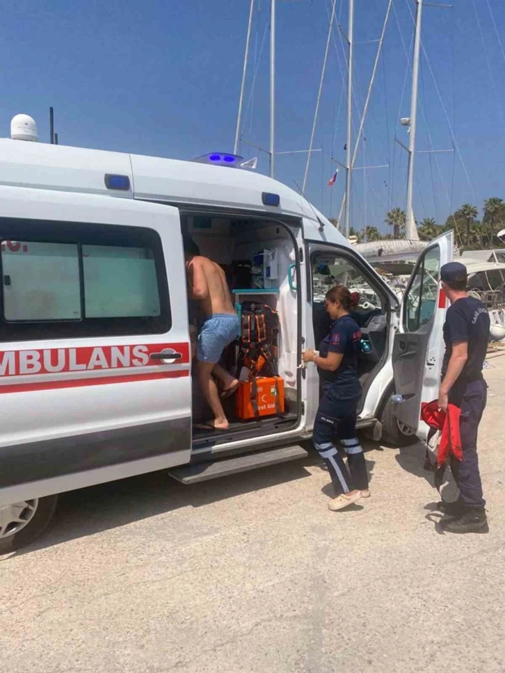 Datça’da denizde rahatsızlanan vatandaşa Sahil Güvenlik’ten tıbbi tahliye
