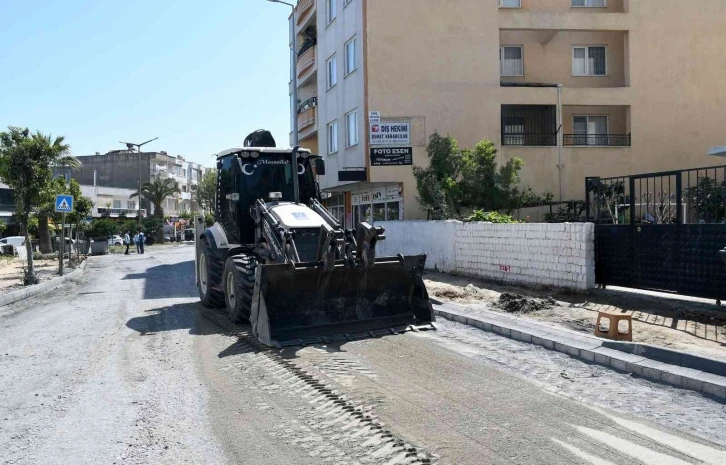 Davutlar Mahallesi’ne 4 ayda 20 bin metrekare yeni yol çalışması yapıldı
