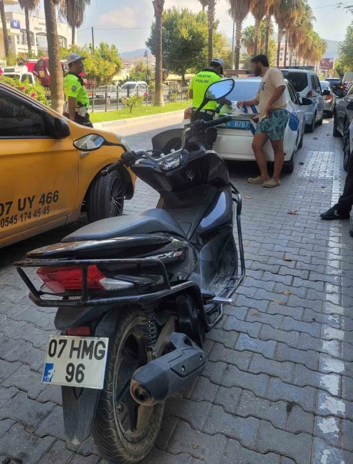 Denetime takılan ehliyetsiz motosikletliye 12 bin TL ceza
