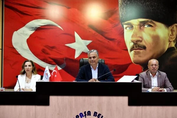 'Deniz Baykal' adı memleketi Antalya'da spor kompleksine verildi