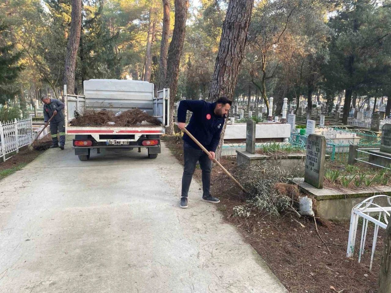 Denizli Büyükşehir, Buldan Şehir Kabristanlığına el attı
