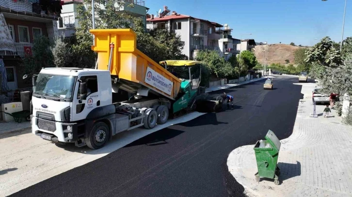 Denizli Büyükşehir’in asfalt seferberliği sürüyor
