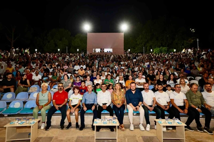 Denizli Büyükşehrin Yaz Sinema Günleri unutulmaz bir akşam yaşattı
