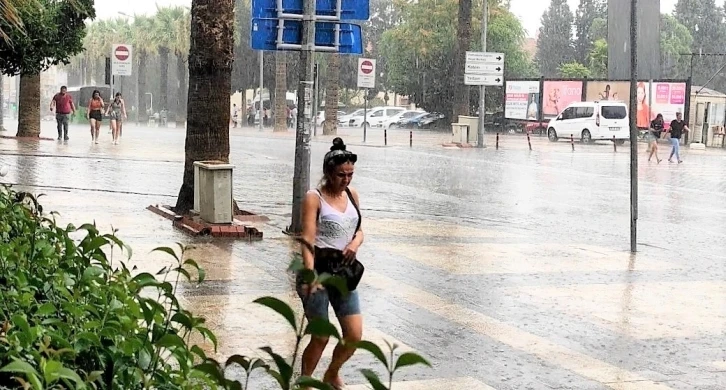 Denizli’de akşam saatlerinden itibaren kuvvetli yağış bekleniyor
