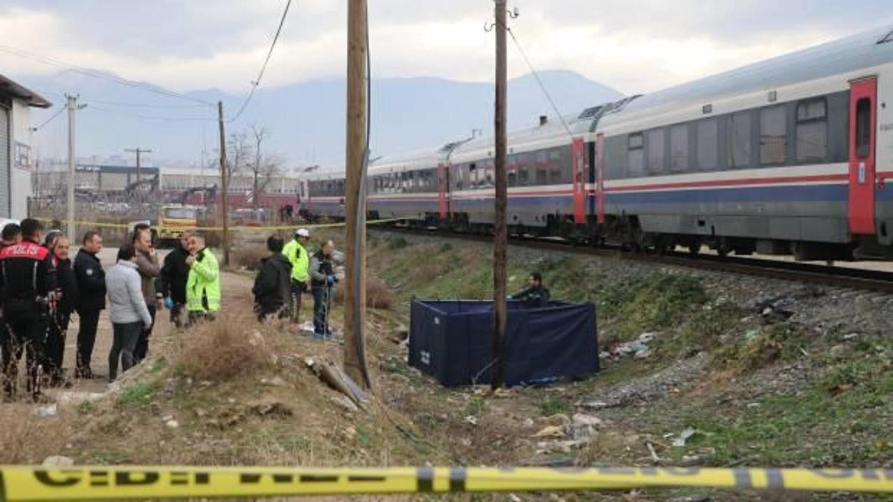 Denizli'de feci ölüm: 44 yaşındaki kadına yolcu treni çarptı!