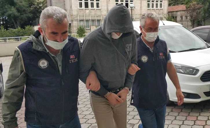 Denizli’de terör örgütü üyesi 2 şüpheli yakalandı
