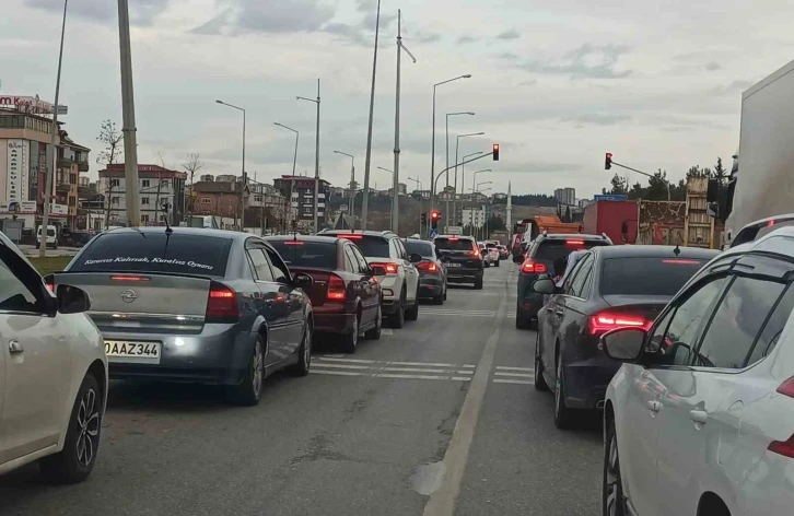 Denizli’de trafiğe kayıtlı taşıt sayısı 500 bin 634 oldu
