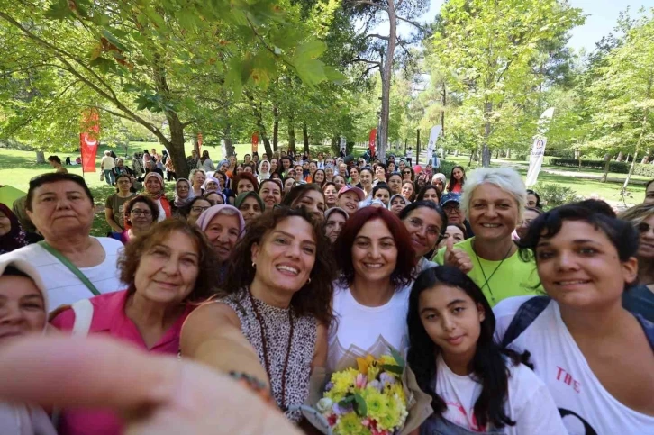 Denizli’de yüzlerce kadın nefes etkinliğinde buluştu
