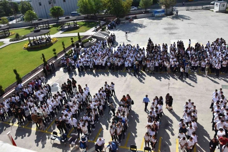 Denizli OSB Teknik Koleji’nde ilk ders zili çaldı
