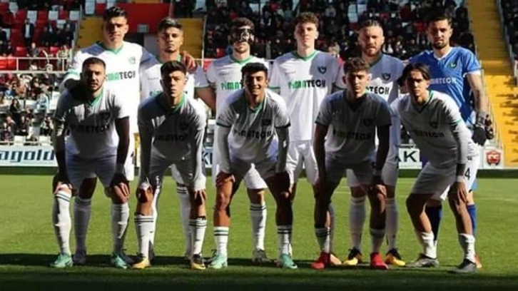 Denizlispor'da futbolcular kazan kaldırdı