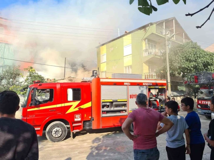 Depo olarak kullanılan ev alevlere teslim oldu
