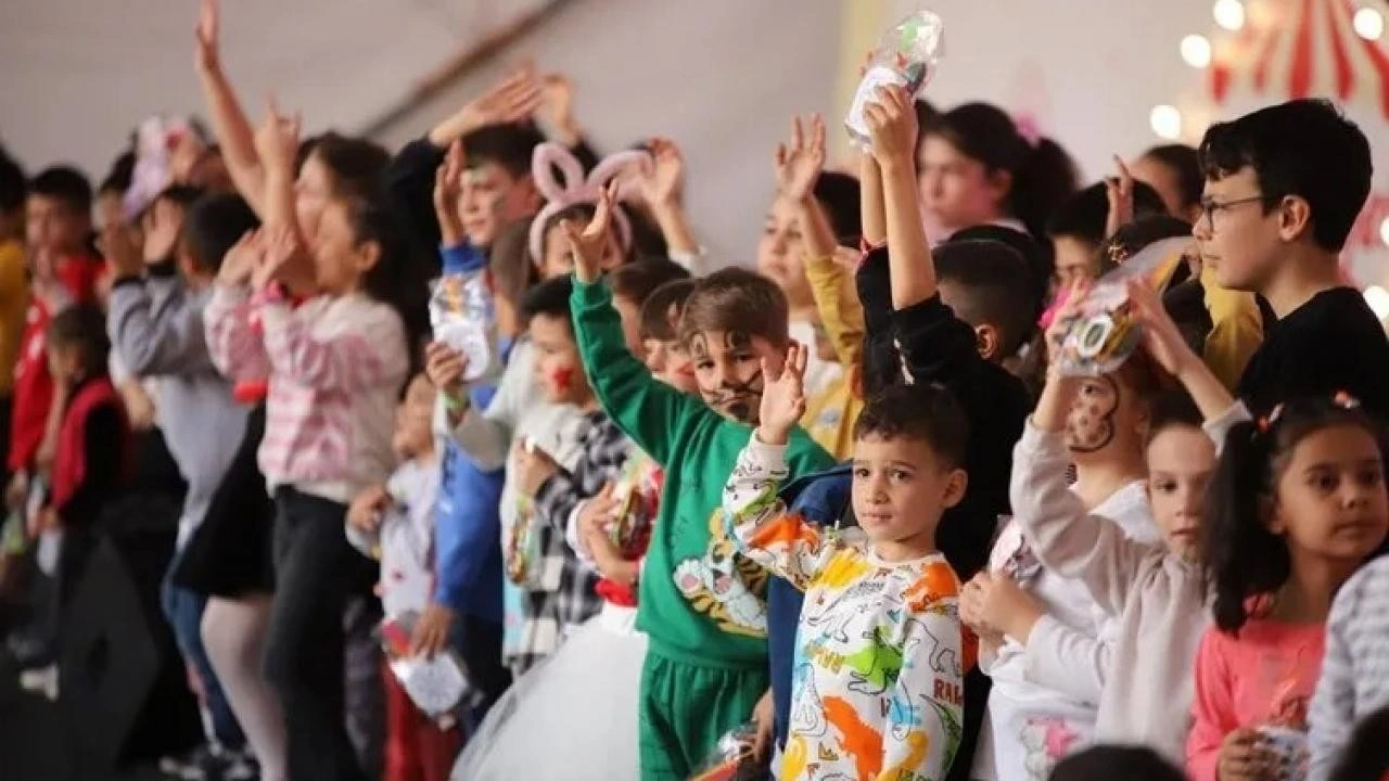 Deprem bölgesinde 'Cumhuriyet Panayırları düzenlendi