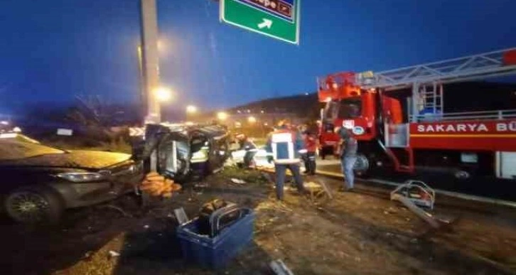 Deprem bölgesine giderken kazaya karıştılar: 2 yaralı