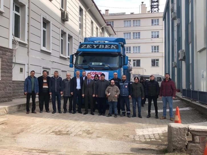 Deprem bölgesine yardımlar devam ediyor
