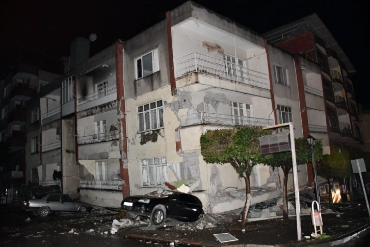 Deprem Hatay’da da yıkıma neden oldu
