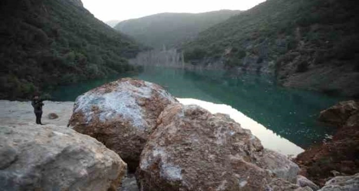 Depremde dağ dağa kavuştu, doğal göl oluştu