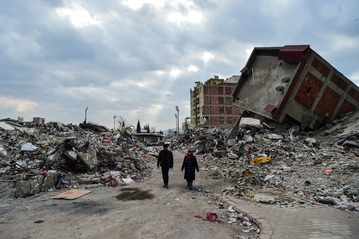 Depremde yıkılan binalarla ilgili soruşturmalarda 203 şüpheli tutuklandı